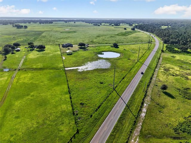 4027 N C 470, Lake Panasoffkee, FL 33538