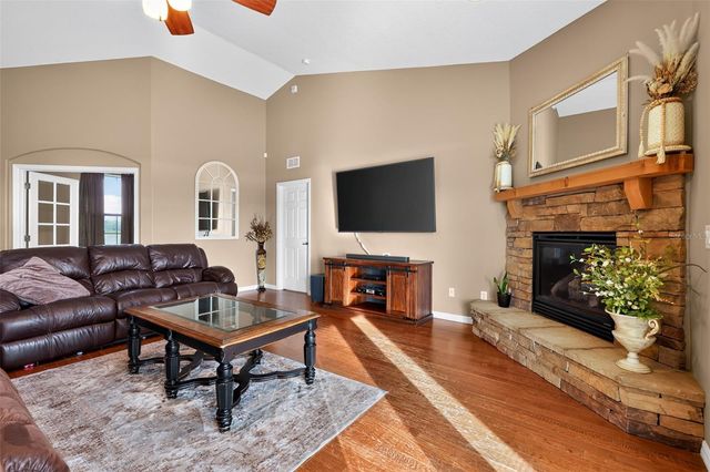 4027 N C 470, Lake Panasoffkee, FL 33538