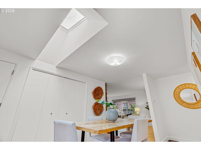 5627 Se HENDERSON St, Portland, OR 97206