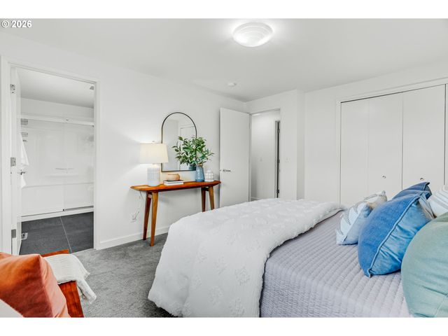 5627 Se HENDERSON St, Portland, OR 97206