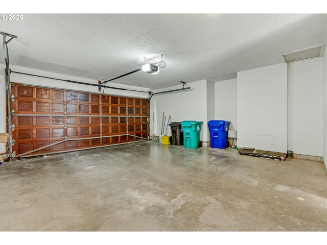 5627 Se HENDERSON St, Portland, OR 97206