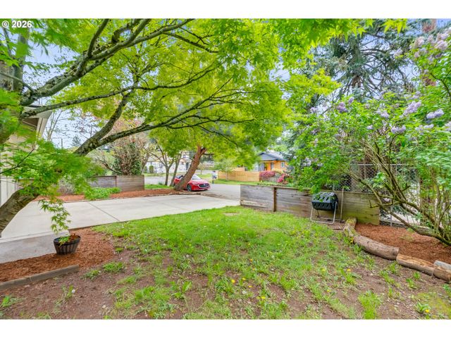 5627 Se HENDERSON St, Portland, OR 97206