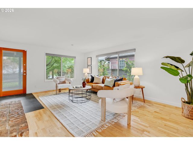 5627 Se HENDERSON St, Portland, OR 97206