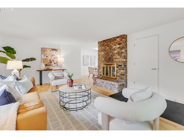 5627 Se HENDERSON St, Portland, OR 97206