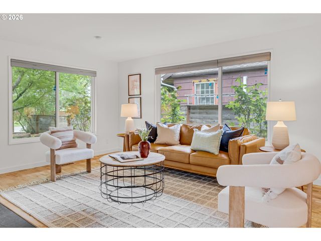 5627 Se HENDERSON St, Portland, OR 97206