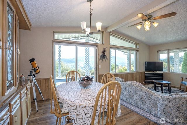 14405 Greenbelt Drive E, Bonney Lake, WA 98391