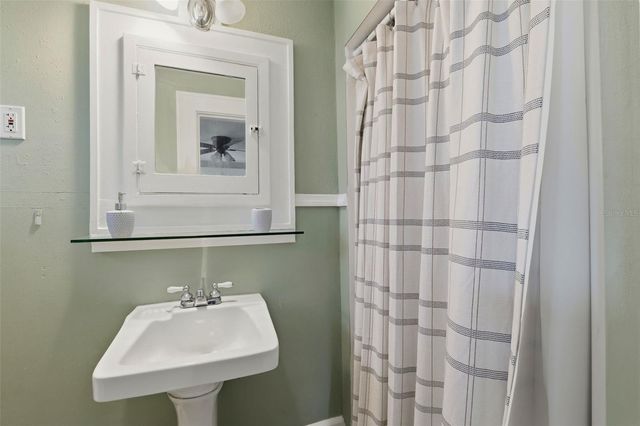 871 17TH AVENUE N, St Petersburg, FL 33704