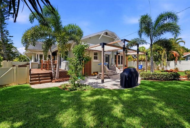 871 17TH AVENUE N, St Petersburg, FL 33704