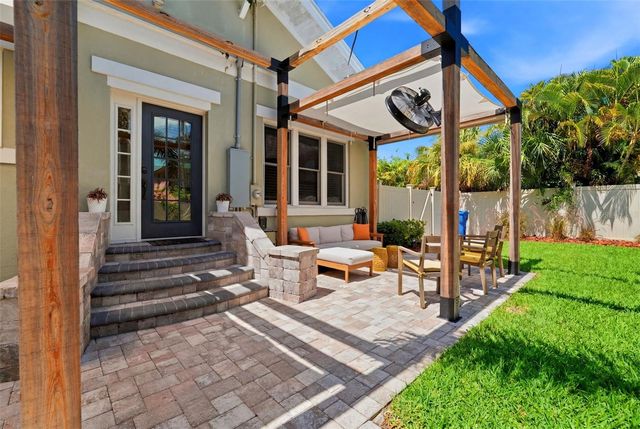871 17TH AVENUE N, St Petersburg, FL 33704
