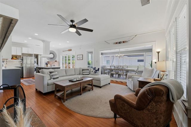 871 17TH AVENUE N, St Petersburg, FL 33704