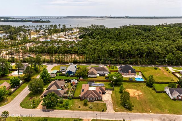 14905 Nassau Drive, Biloxi, MS 39532
