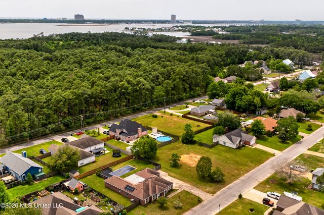 14905 Nassau Drive, Biloxi, MS 39532