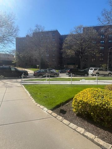 87-19 204th Street A68, Hollis, NY 11423