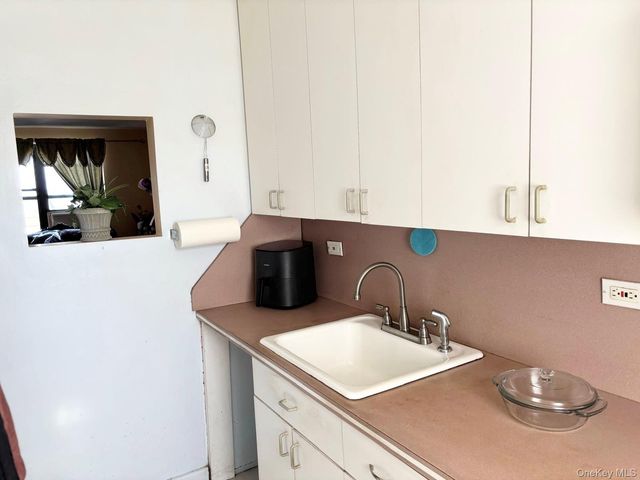 87-19 204th Street A68, Hollis, NY 11423