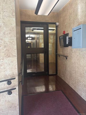 87-19 204th Street A68, Hollis, NY 11423