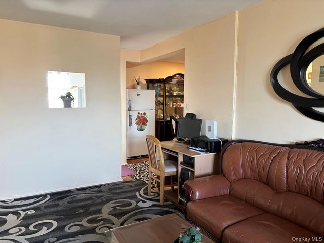 87-19 204th Street A68, Hollis, NY 11423