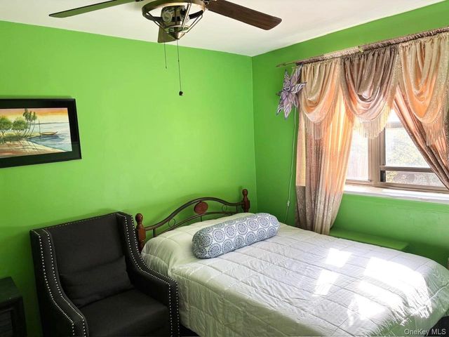 87-19 204th Street A68, Hollis, NY 11423