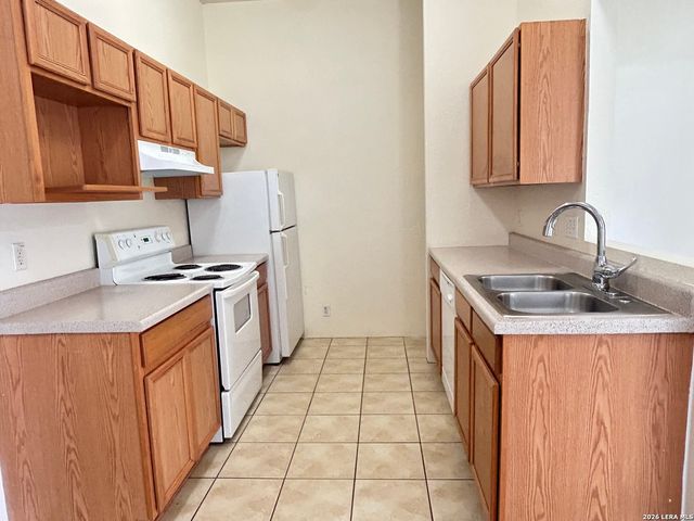 6316 GREEN TOP DR, San Antonio, TX 78233