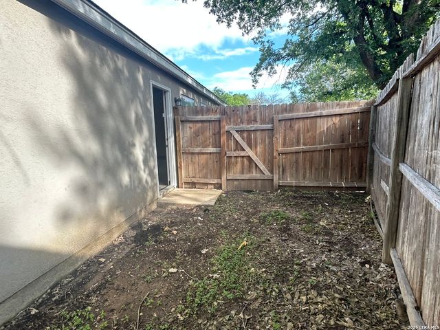 6316 GREEN TOP DR, San Antonio, TX 78233