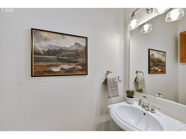 108 Ne CANVASBACK Way 201, Beaverton, OR 97006