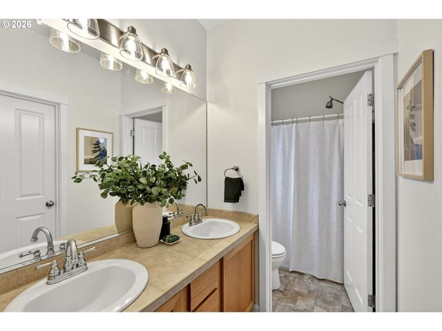 108 Ne CANVASBACK Way 201, Beaverton, OR 97006