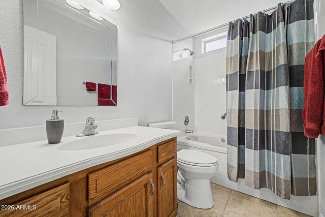 8902 E PLAYER Drive, Sun Lakes, AZ 85248