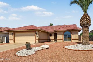 8902 E PLAYER Drive, Sun Lakes, AZ 85248