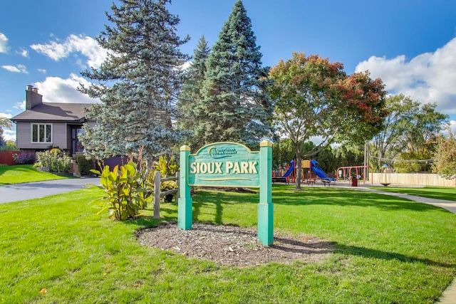 404 Tracy Terrace, Des Plaines, IL 60016