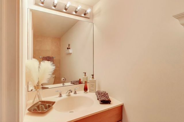 404 Tracy Terrace, Des Plaines, IL 60016