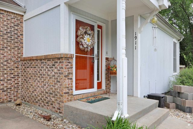 1911 Plymouth Landing, Manhattan, KS 66502
