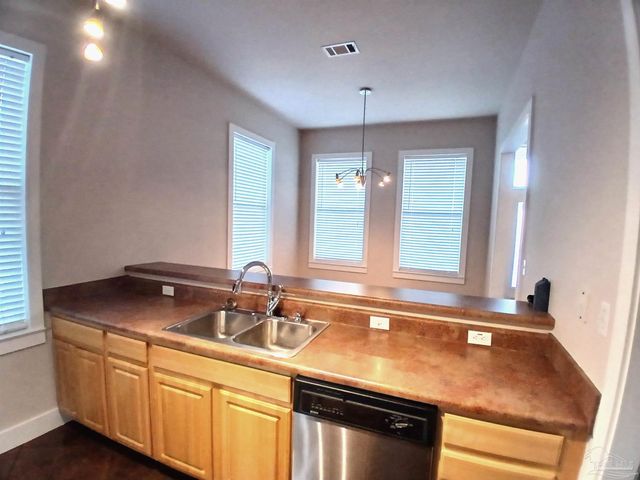 1149 N Guillemard St, Pensacola, FL 32501