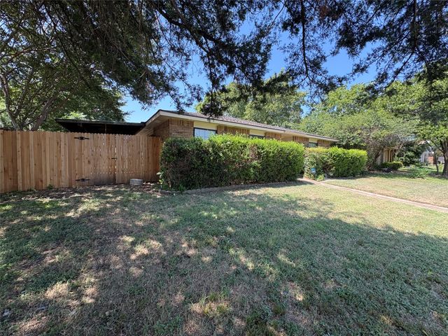 7222 Hedge Drive, Dallas, TX 75249