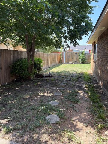 7222 Hedge Drive, Dallas, TX 75249