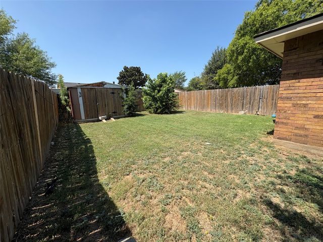 7222 Hedge Drive, Dallas, TX 75249