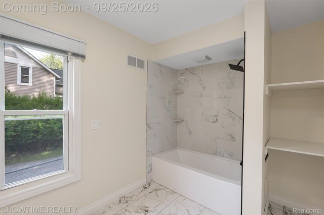 9 Hubbard Street, Mt. Clemens, MI 48043