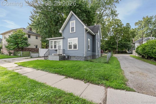 9 Hubbard Street, Mt. Clemens, MI 48043