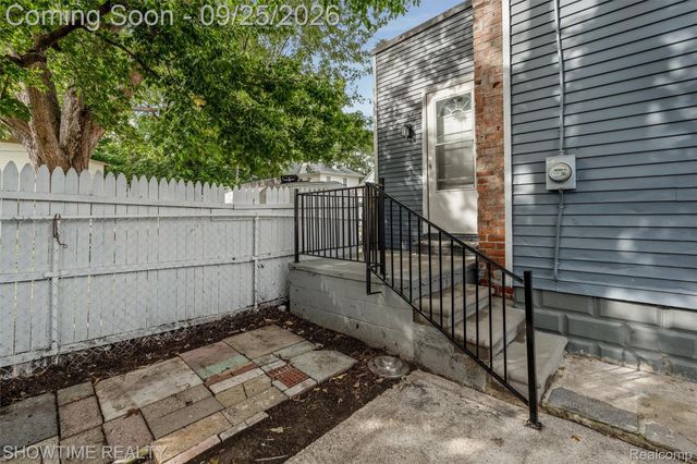 9 Hubbard Street, Mt. Clemens, MI 48043
