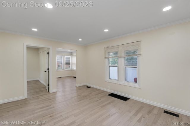 9 Hubbard Street, Mt. Clemens, MI 48043