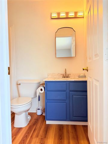 29490 Hunter St, Brownstown Charter Township, MI 48183