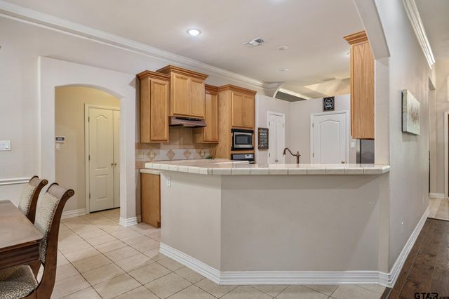 23610 Greenway Dr, Bullard, TX 75757