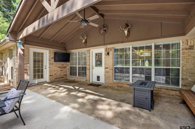 23610 Greenway Dr, Bullard, TX 75757