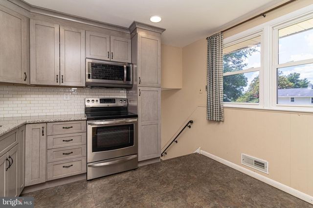 1517 HILLSIDE DR, Cherry Hill, NJ 08003
