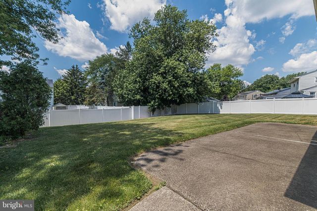 1517 HILLSIDE DR, Cherry Hill, NJ 08003