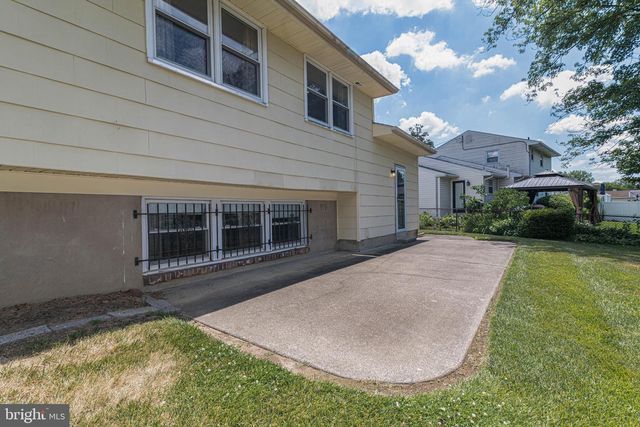 1517 HILLSIDE DR, Cherry Hill, NJ 08003