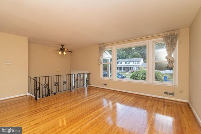 1517 HILLSIDE DR, Cherry Hill, NJ 08003