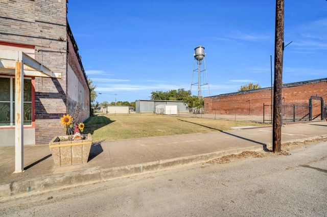 206 N Main Street, Maypearl, TX 76064