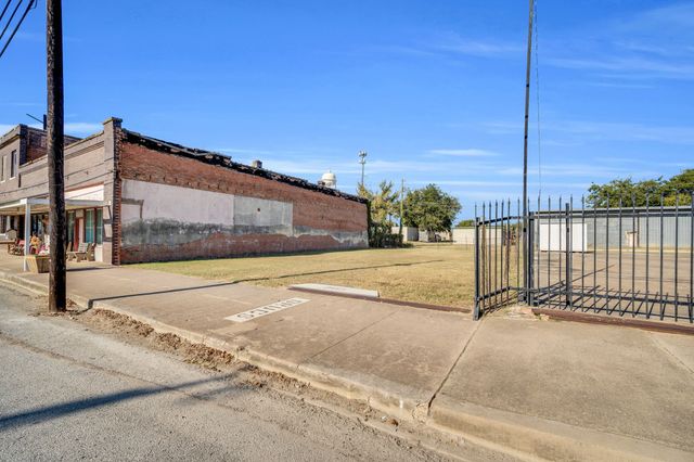 206 N Main Street, Maypearl, TX 76064