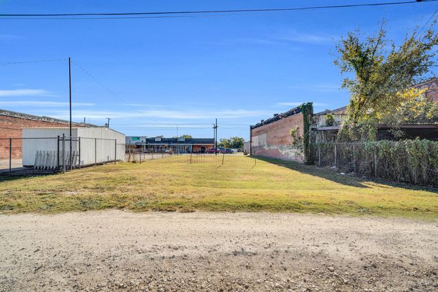 206 N Main Street, Maypearl, TX 76064