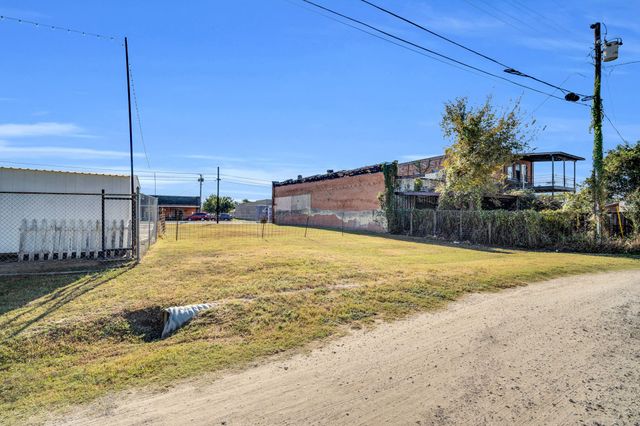 206 N Main Street, Maypearl, TX 76064