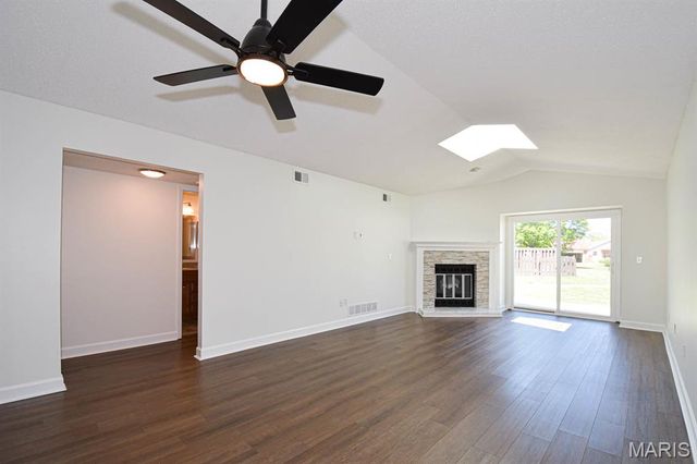 5539 Duchesne Parque Drive, St Louis, MO 63128